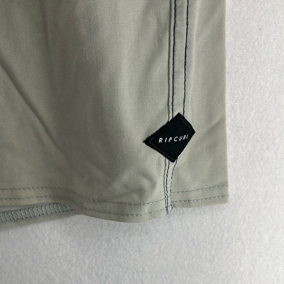 Rip Curl Blue and Red  - Board Shorts with Retro Stripes - Lay Days - Size 34 - Picture 4 of 8